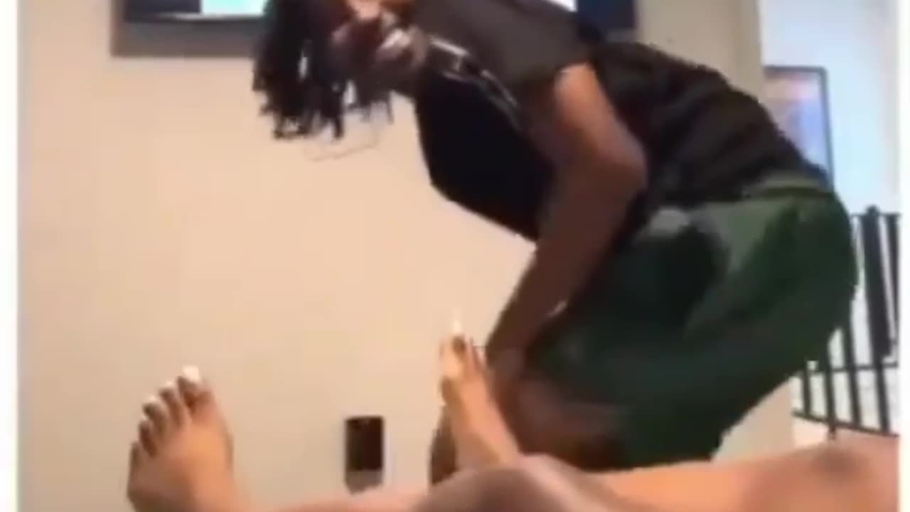 Little teaser big butt legs shaking.