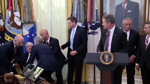 Ozempic exec collapses in the Oval Office