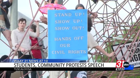 Students, community protest President's visit