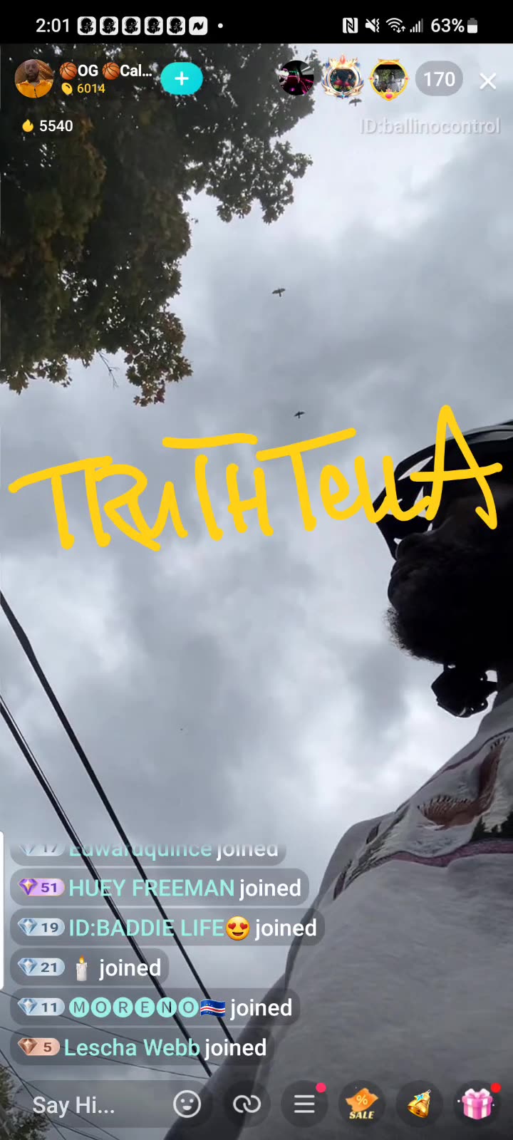 WHITEBOY RUNS UP ON OG CALI & OG CALI SCARED ACTS LIKE HE HAS A GUN