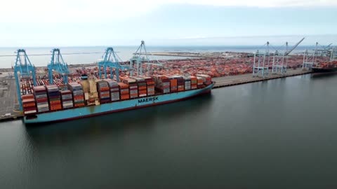 Analysts warn of fallout over new Trump tariff threats