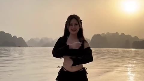 GOYANG SANTAI