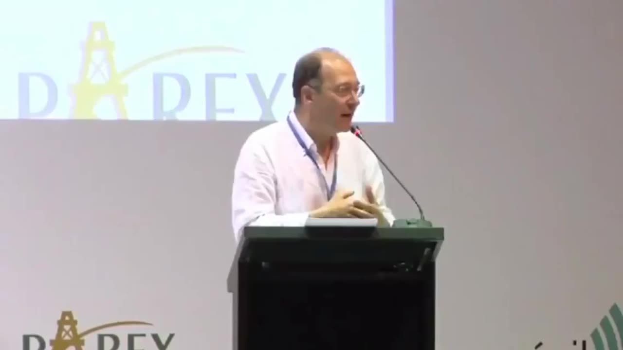 Toda ideologia es un sustituto de la Religion, un error intelectual que corrompe la filosofia.