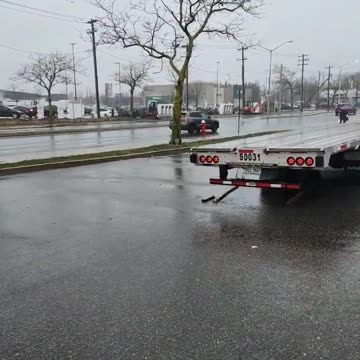 KEEP GOING #ourtruckinglife #reallifetruckers #truckdrivers #atruckerslife #truckdriver #trailer