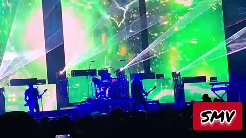 #ShittyMillennialVideos 📱📹🎬 Mastodon 🐘 - Aqua Dementia 💧🧠 @ ShoWare Center Kent, WA 08/17/2024