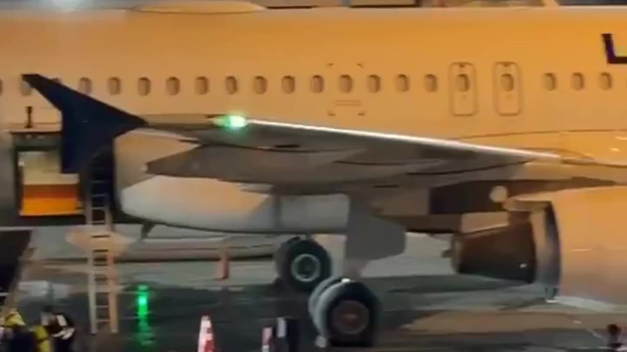 🇧🇷 Airbus A320 with 180 passengers catches fire in Brazil