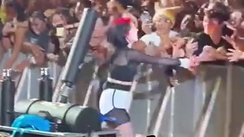 Parents Started YELLING At Billie Eilish..!