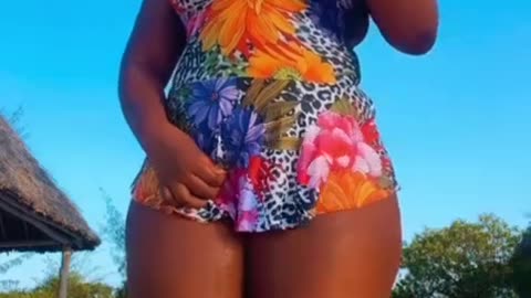 THICK Girl With The Vibe.