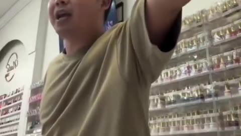 "Upside down bowling pin looking ass"