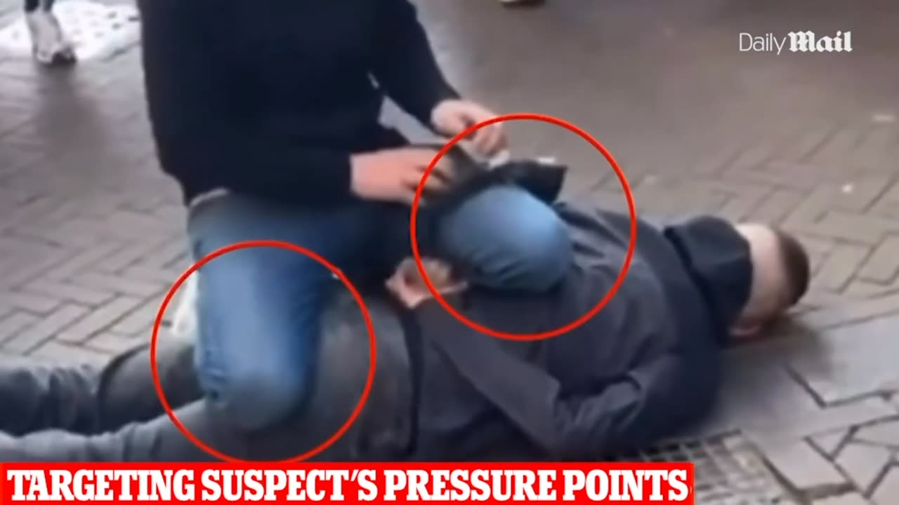 Amsterdam knife attack: The five signs British hero has military background