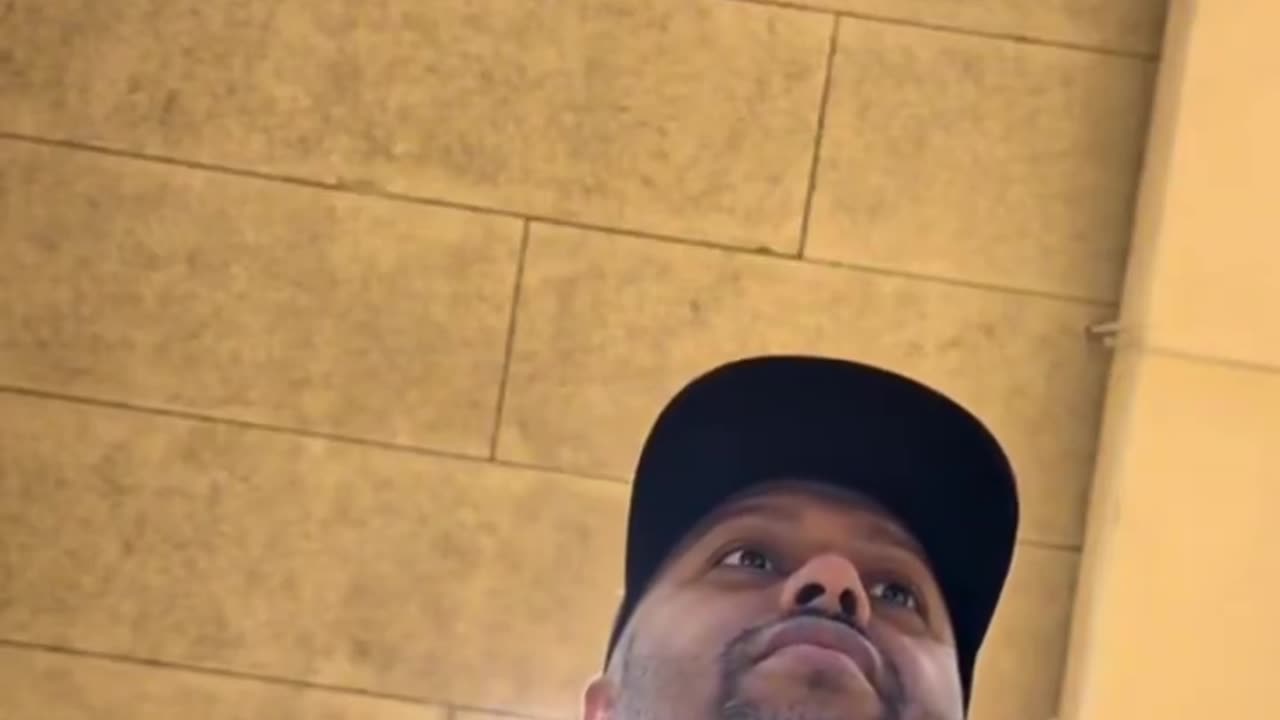 Man voting yesterday in NYC: "I could just give you a fake name"