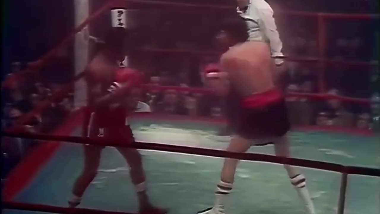 Carlos Monzon vs Jose Napoles - Feb 09 1974 - Paris, France