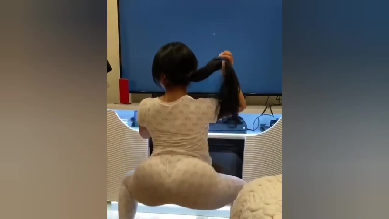 Cardi B Twerking Ayyyy