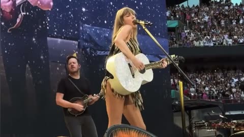 Taylor swift - fearless ( the eras tour London night 6)
