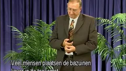 9.Wanneer bazuinen klinken Total Onslaught - Walter Veith