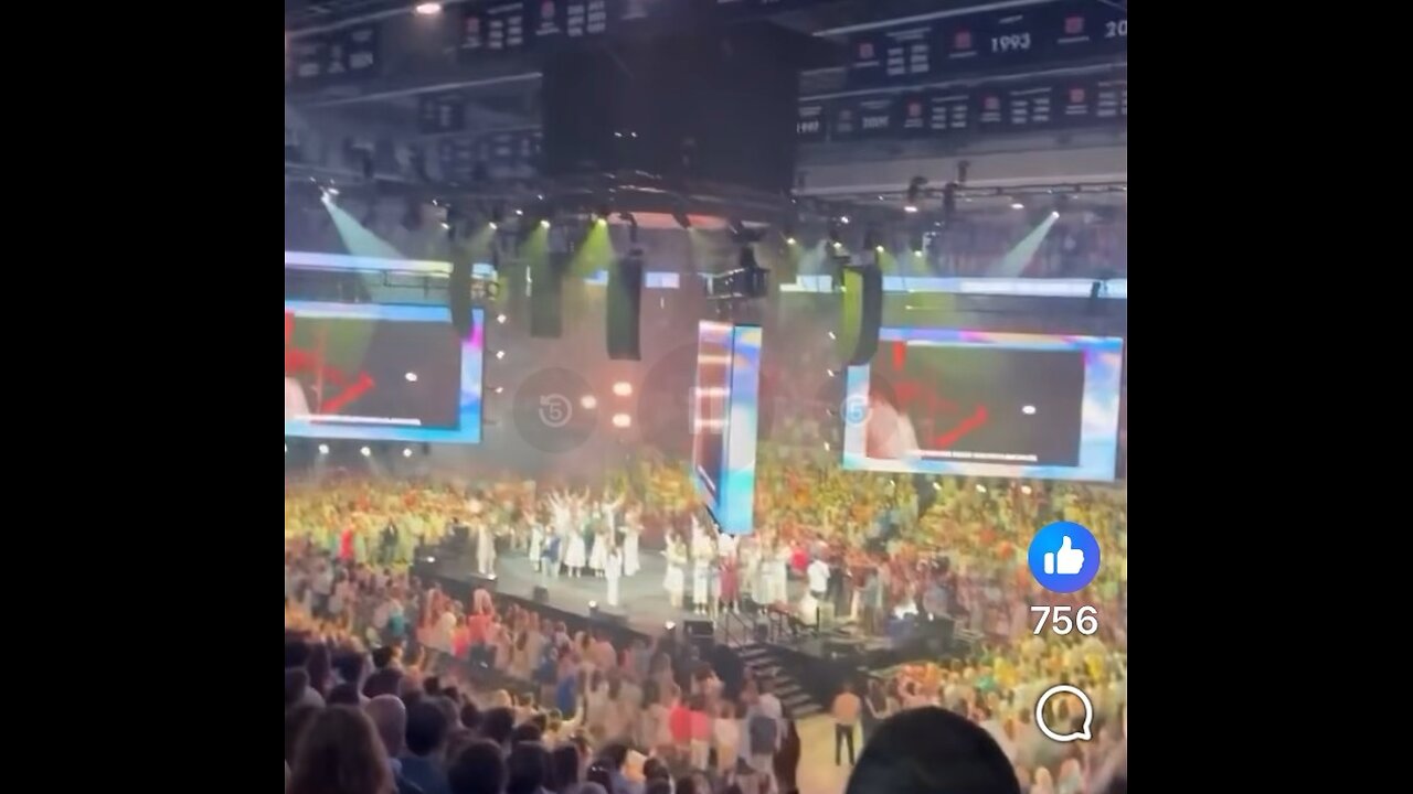 10,000 Students Worshipping JESUS in Auburn’s Basketball Arena! REVIVAL in the US!