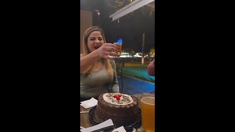 cuando te invitan a un lugar caro