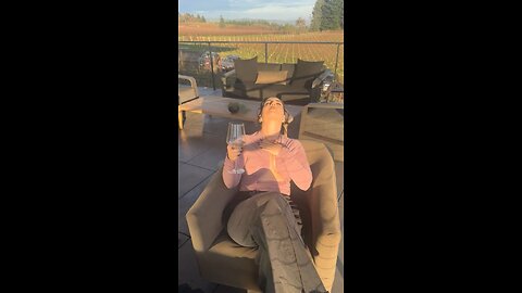 Yap & wine w- your bestie