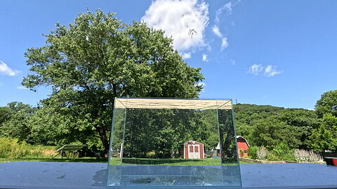 Slow Motion Tiny Chain Drop / Splash
