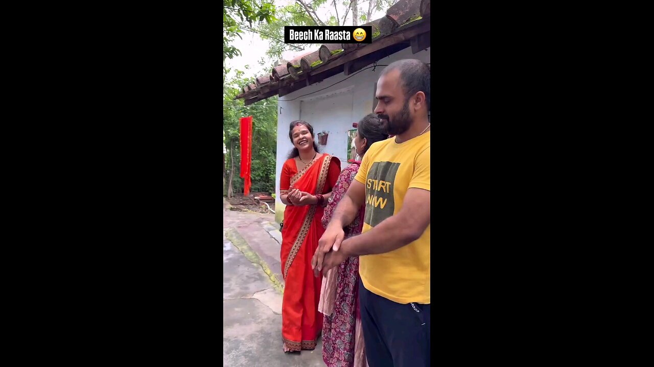 बीच मे फस गया