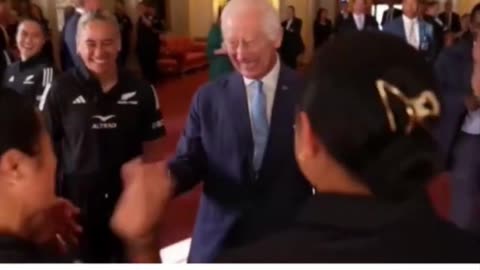 King Charles hugs rugby team #kingcharles