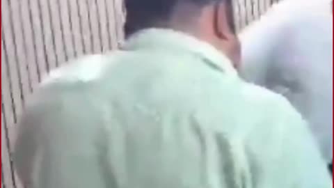 Meerut: ACM Office Peon Caught Red-Handed Taking ₹5,000 Bribe