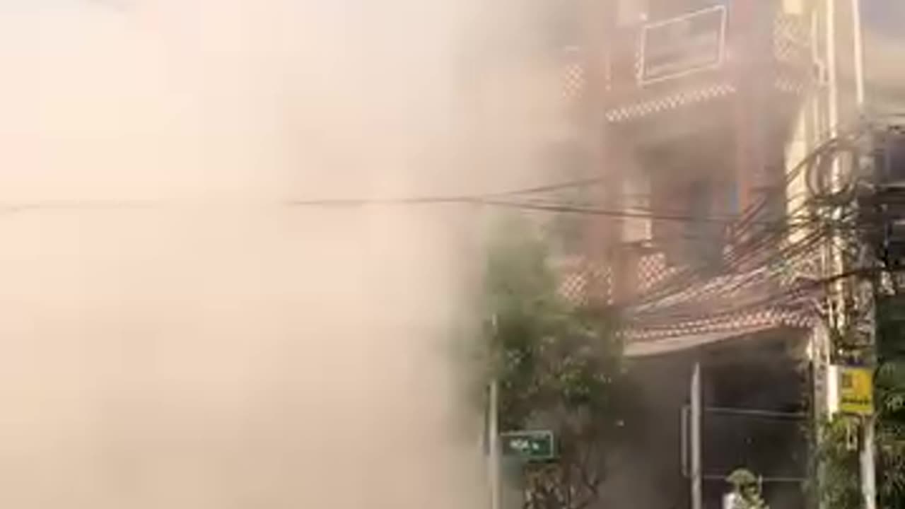 A famous tea shop was destroyed by the earthquake