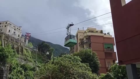 Cable Car Disaster Kills Four Tourists in Italy
