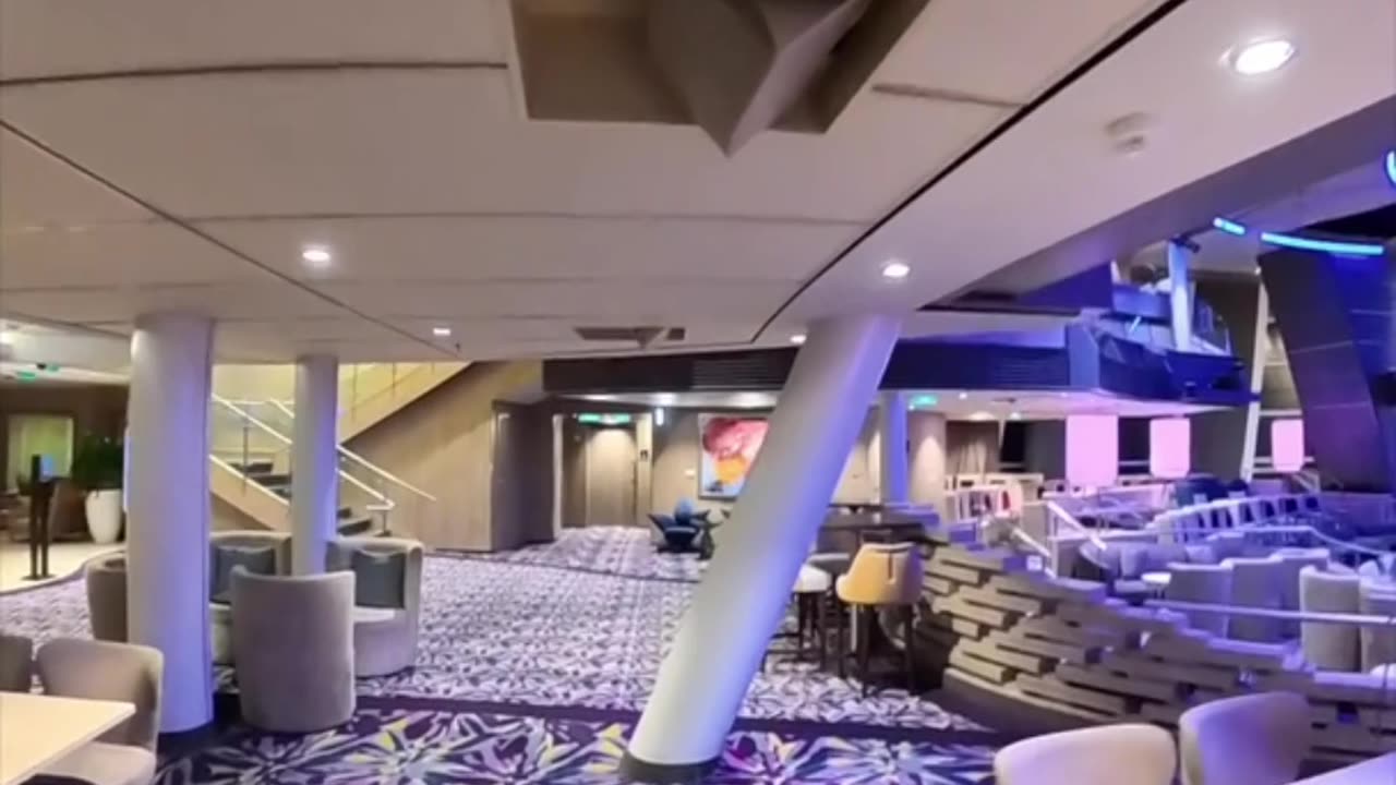 Ovation of the Seas Deck 5: Reservations Needed? Two70° Lounge Guide