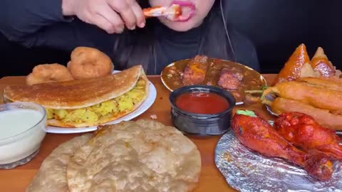 ASMR_CHILLI_BAJJI,BARBECUE_CHICKEN_LEGPIECE,SAMOSA,MAGGI_NOODLES,DAHIPURI,CHOLEPURI__FOOD EATING_