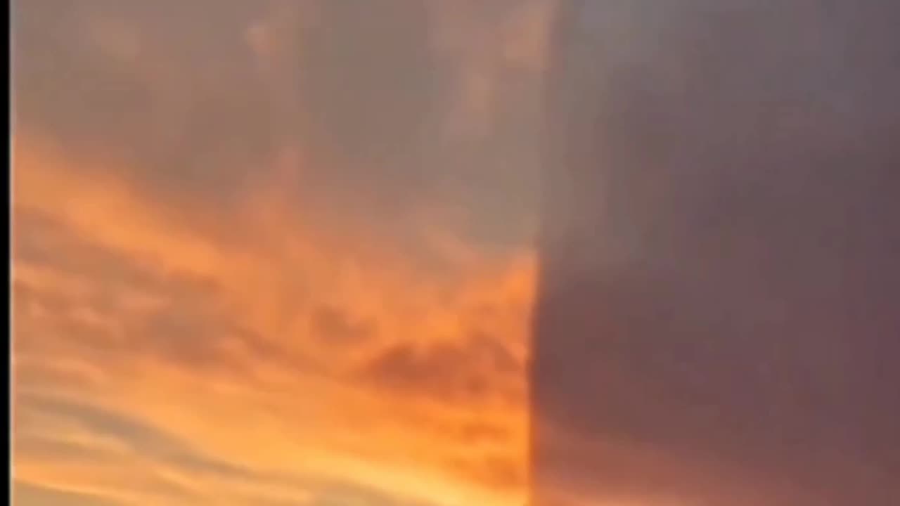 a strange event where the division of the clouds in the form of a straight line can be seen 🛸🛸🛸