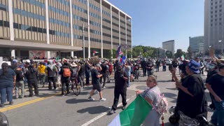 Mexican nationalists and open borders far-left radicals have gathered to try