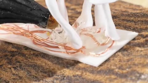 This tree-trunk utensil holder might be my new favorite kitchen thing 🌳🍴