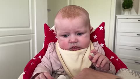 Day 135 – Trying Sweet Potato Baby Food for the First Time! My Reaction Says It All 😅
