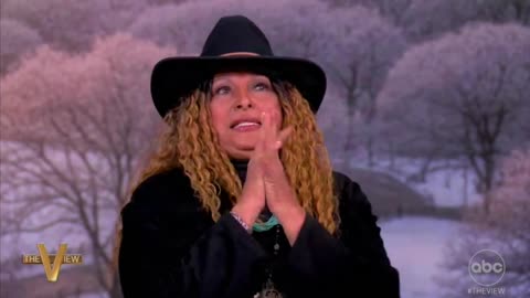 Actress Falsely Claims Her Mother Had To Shield Her From Seeing Lynched Bodies In Ohio