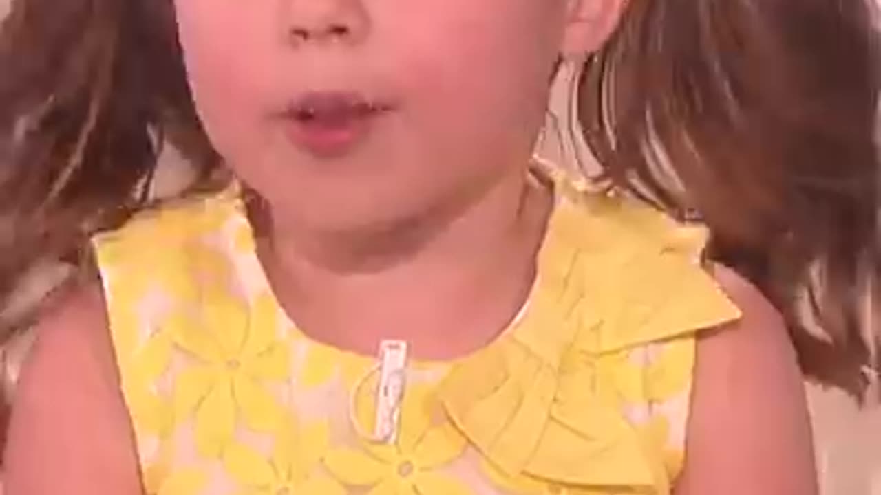 Adorable 6-Year-Old Kid Expert Teaches Ellen About Famous Scientists