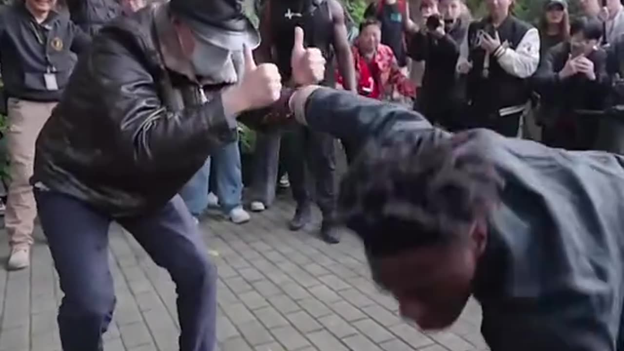 IShowSpeed fan dancer pretended to be old man to prank IShowSpeed 😂 #ishowspeed #fyp