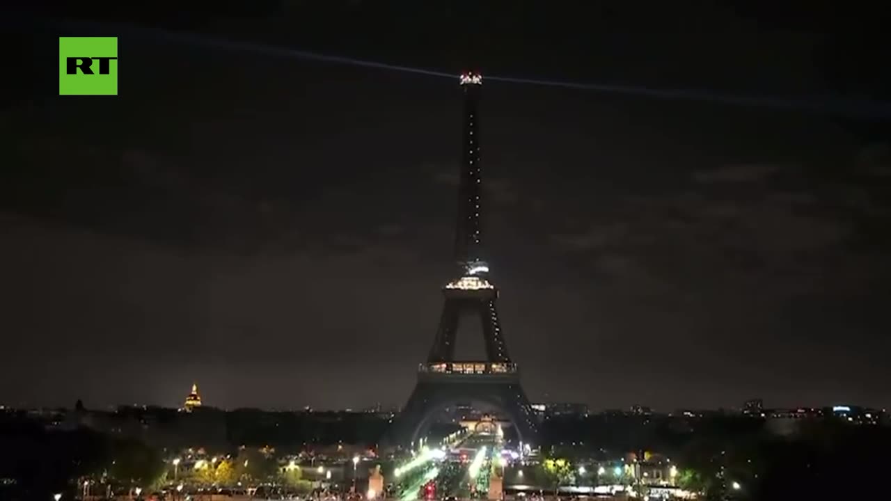 Eiffel Tower goes DARK for Pope's passing