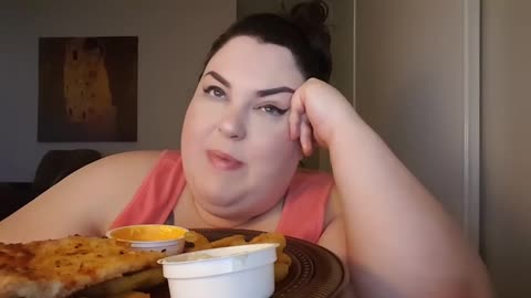 FB_2017_04_22_(1)_Mukbang Late Night Pizza Binge