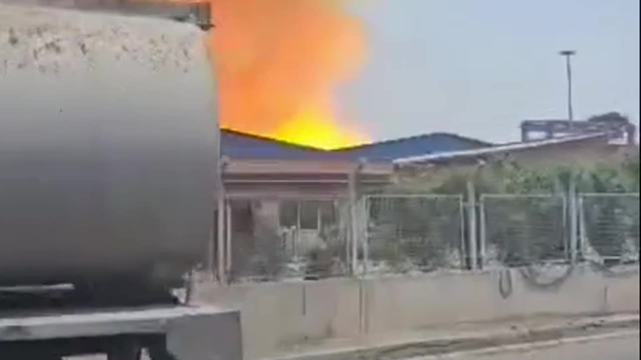 The moment of the explosion in the port of Shahid Rajai in Bandar Abbas