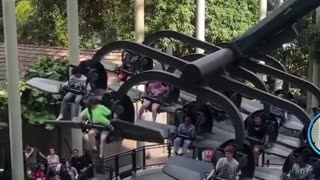 The guy in green He’s trying to take off