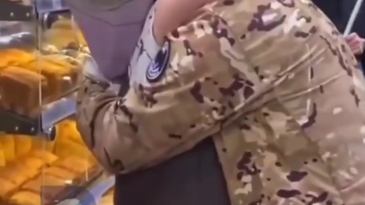 Russian soldier returned from the war to his mother