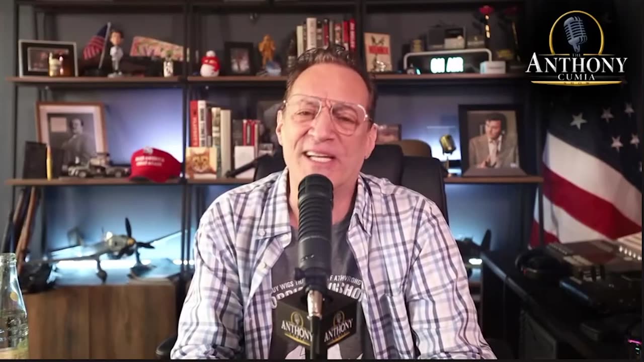 CUMIA CLOWNS KB AND STEVIE LEW ABOUT THEIR JEALOUSY!! Doesn’t have to prove anything to KB!