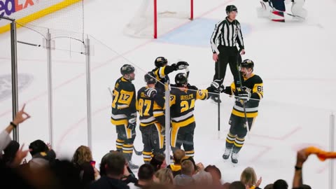 NHL - Sidney Crosby hits 25 goals for the 15th time in his career! 🐧 🇺🇸