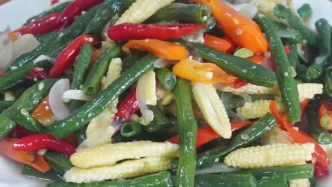 Stir-Fried Long Beans and Baby Corn – So Tasty It’ll Keep Your Husband Coming Back for More!