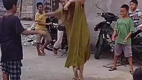 😂 Fun Time Goes to Wrong Direction | FunFM