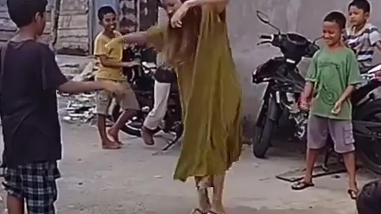 😂 Fun Time Goes to Wrong Direction | FunFM