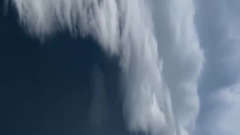🌩️✨ The Shelf Cloud of a Thunderstorm Will Leave You Speechless! | FeedMyCuriosity