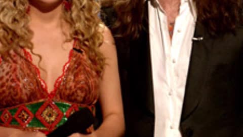 Carrie Underwood Talks Bo Bice & Idol Win While Re-Wearing Her Crowned Dress - WorldEye