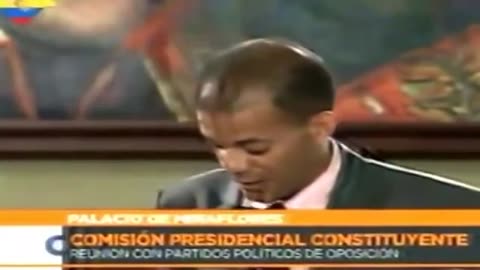 O adversário OMAR ÁVILA foi a uma reunião em Miraflores e JOGOU #PUPUTOV para Elías Jaua na cara dele. 2017/05/09